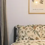 Old Town Urban Nest Apartment *