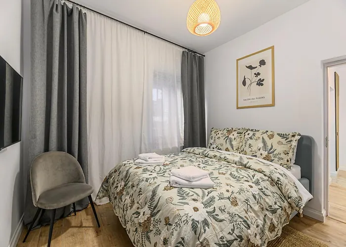 Old Town Urban Nest Apartment *